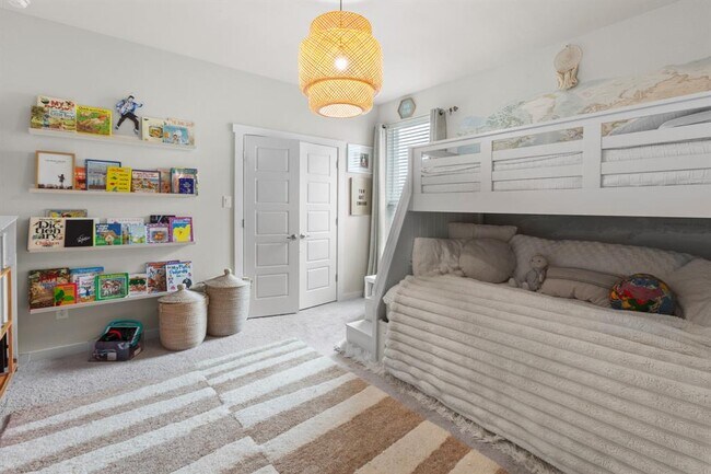 Building Photo - 823 Dreisam