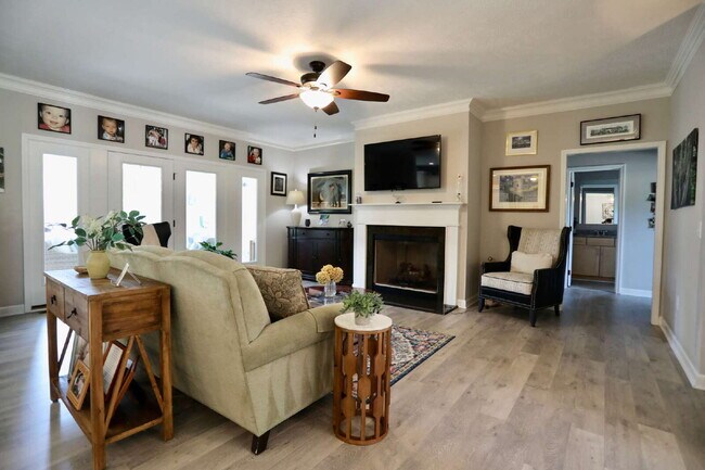 Building Photo - “Stunning 4-Bedroom Retreat with Granite Elegance at 2 River Drive, Pinehurst"