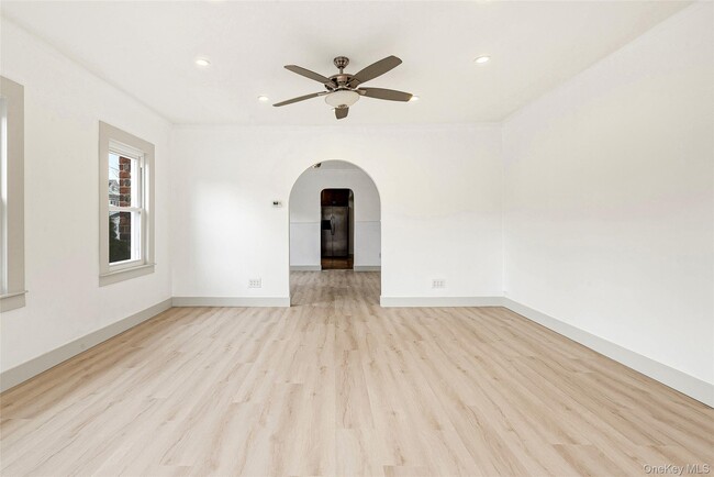 Building Photo - 93-01 71st Ave