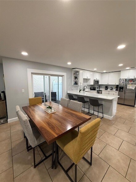 Building Photo - 4413 Ridgeline Cir