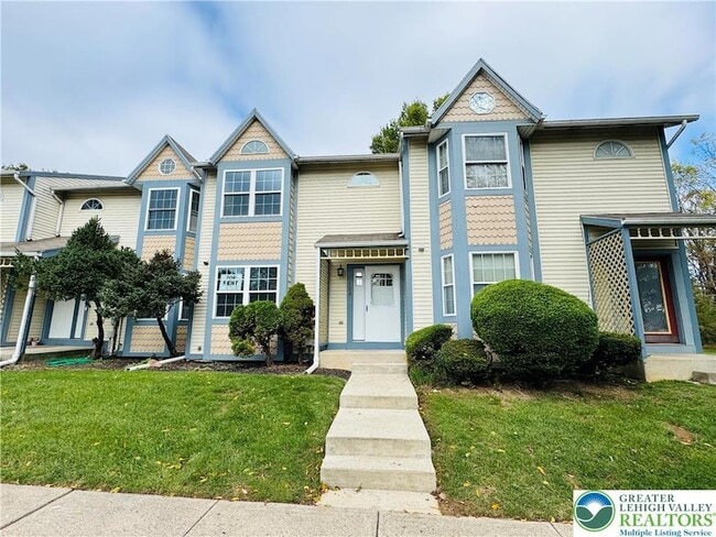 Building Photo - 102 Quaker Dr