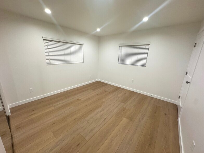 Building Photo - 1839 Lowe St