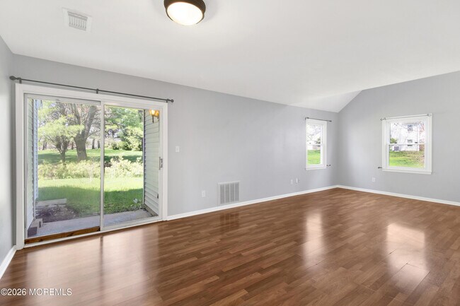 Building Photo - 6 Stowe Ct