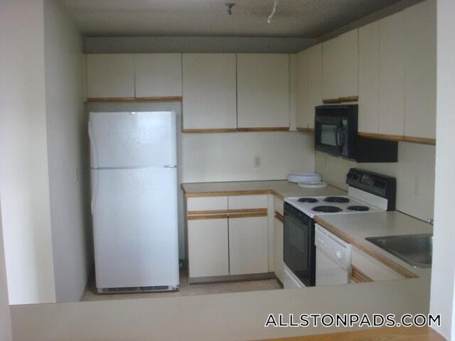 Building Photo - 1079 Commonwealth Ave