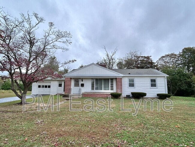 Primary Photo - 22 Whitewood St
