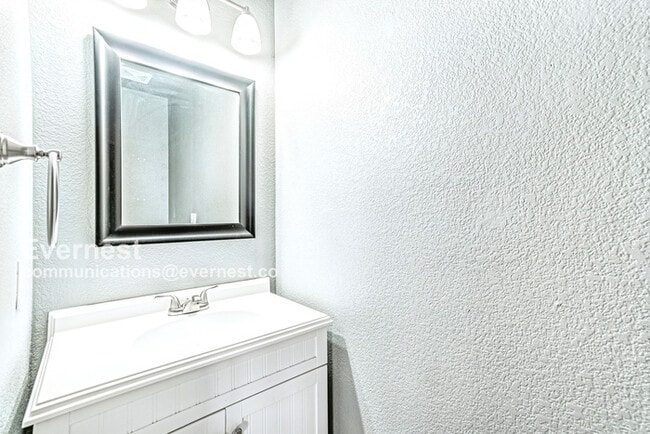 Building Photo - 13087 Race Ct