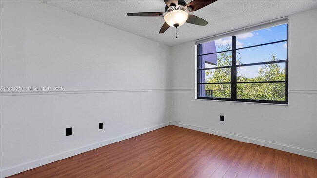 Building Photo - 13000 SW 92nd Ave