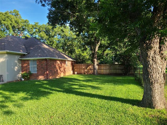 Building Photo - 9020 Monticello Dr