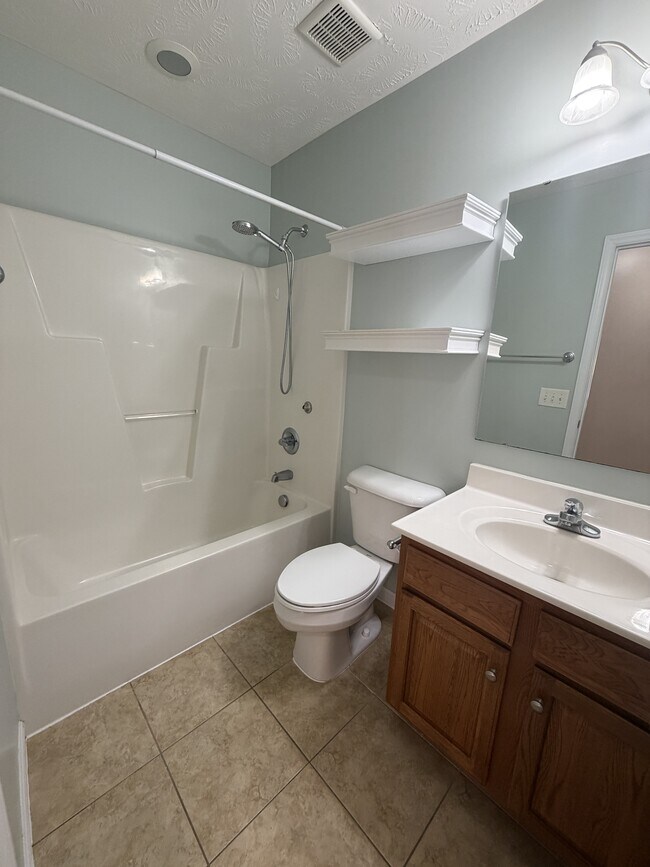 Building Photo - 44 Cutter Cir