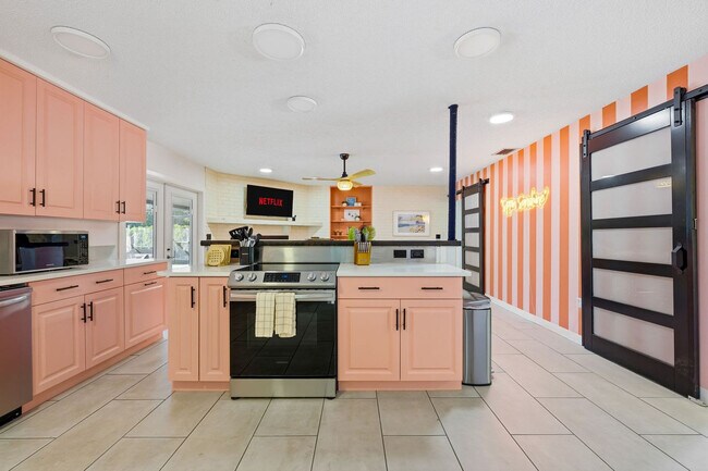 Building Photo - 428 46th St NW