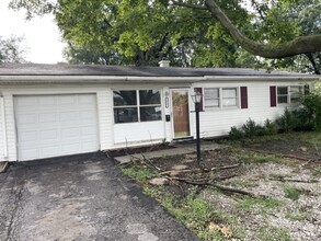 Building Photo - 2517 S 51st Terrace