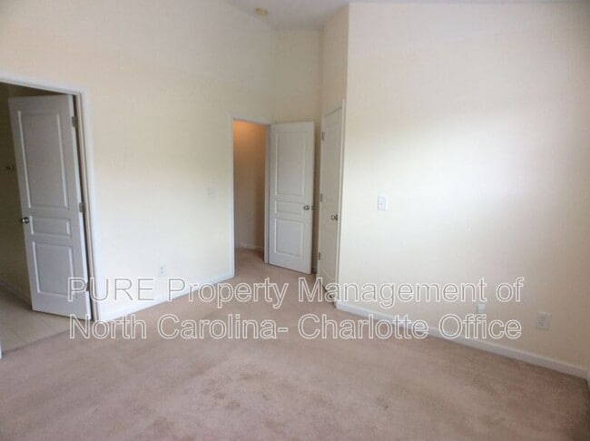 Building Photo - 5009 Sunset Ridge Ct