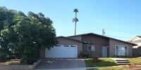 Building Photo - Your Perfect Ventura Retreat 4 bedroom 2 f...