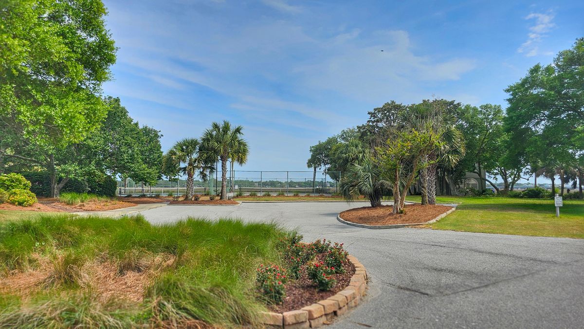 Building Photo - 255 Little Oak Dr