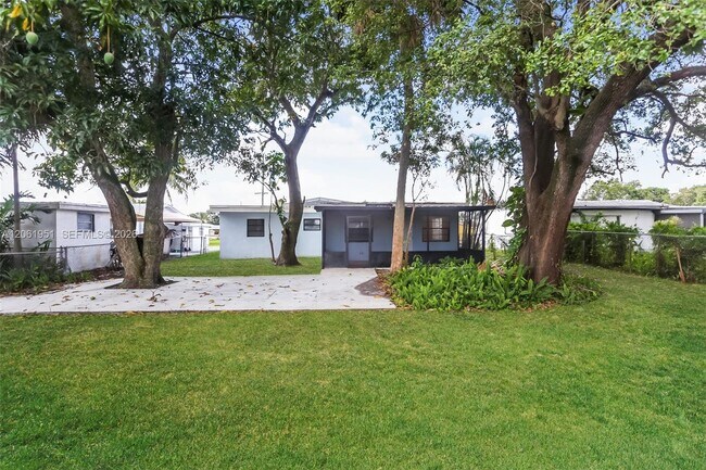 Building Photo - 3751 NW 9th Ct
