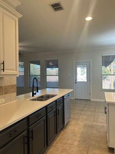 Building Photo - 8012 Wyoming Dr