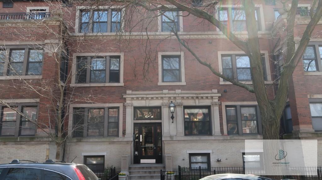 Building Photo - 755 W Buena Ave