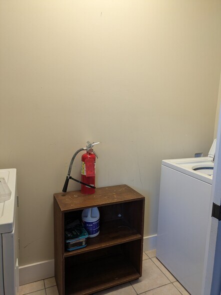 Laundry room - 308 Coconut Grove Ct