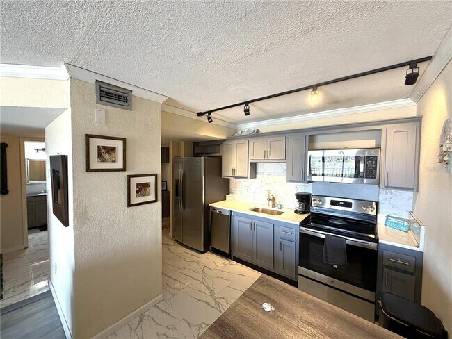 Building Photo - 51 Island Way