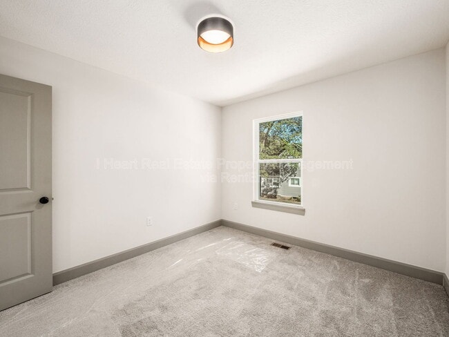 Building Photo - 130 N Guilford Ave