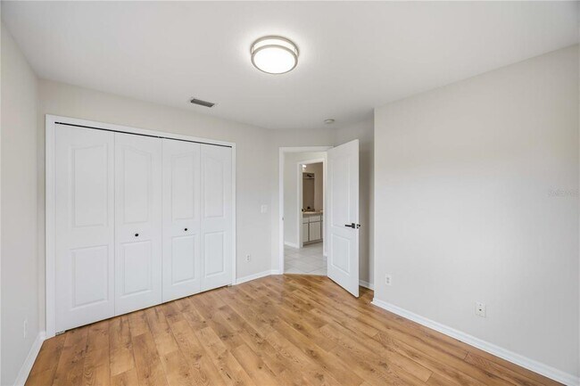 Building Photo - 2260 Mistleto Ln