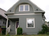 Building Photo - Pre - Leasing Excellent 7 Bedroom/3 Bathro...