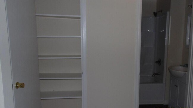 Building Photo - 110 E 30th St