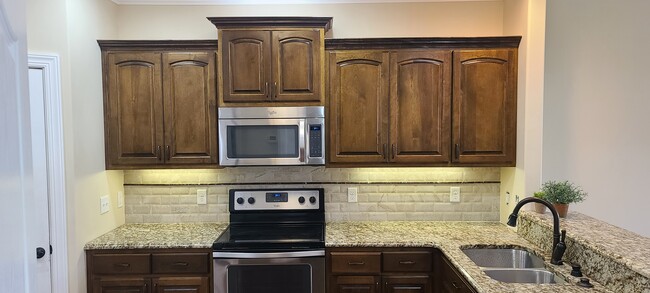 Kitchen (custom cabinetry) - 1974 N Dixie Ave