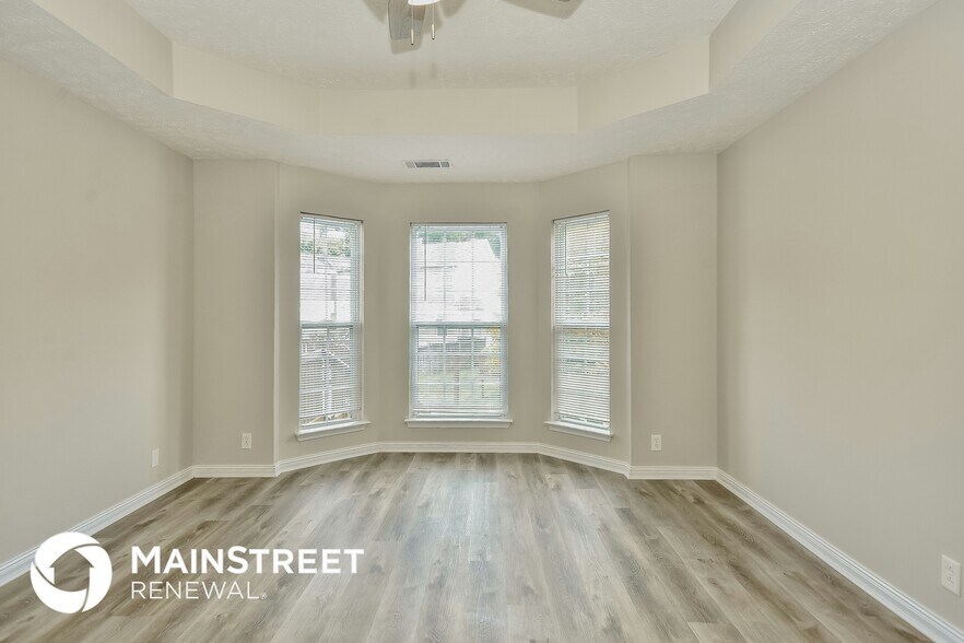 Building Photo - 2316 Broadview Dr