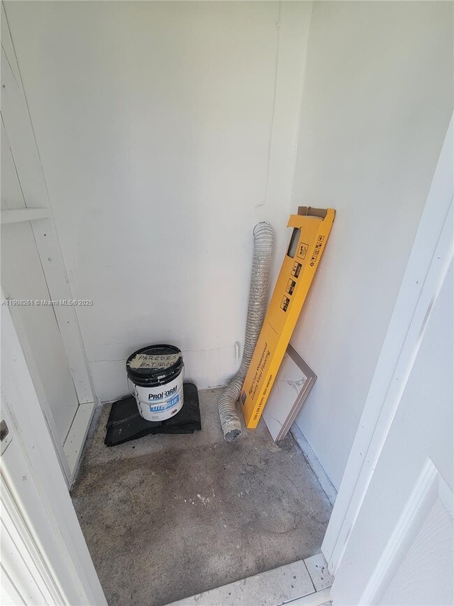 Building Photo - 7303 NW 57th Pl