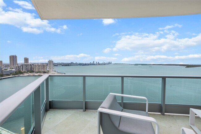 Building Photo - 1331 Brickell Bay Dr