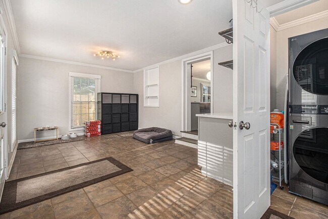Building Photo - Fully Renovated Smart Home | EV Ready | Au...