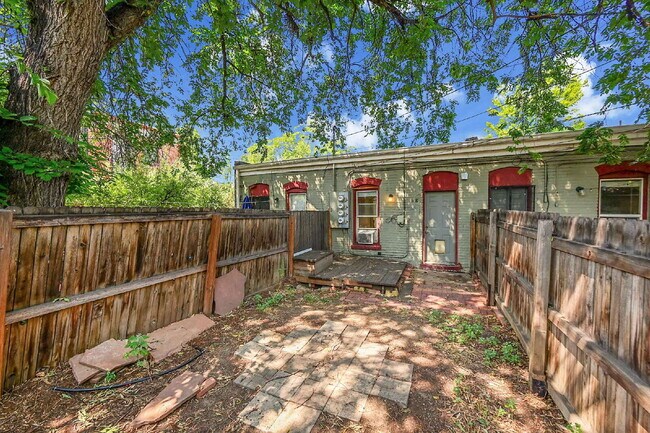 Building Photo - $1,495.00 - 1 Bedroom, 1 Bathroom, Multipl...