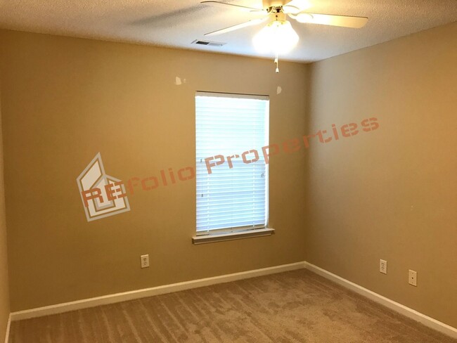 Building Photo - Fresh Paint is Scheduled! Lovely 3 Bedroom...