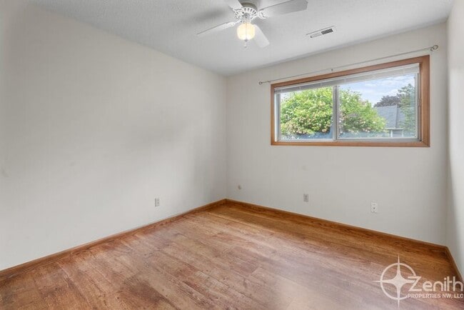 Building Photo - 6509 Louisiana Dr