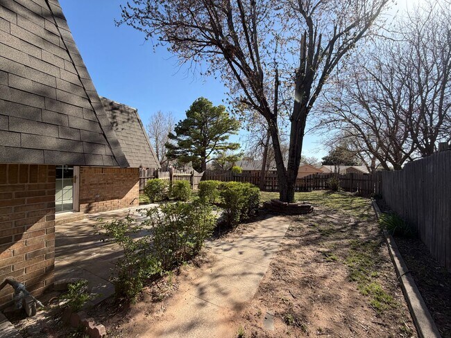 Building Photo - Beautiful 3bed/2.5bath Updated Westside Norman Home Available for Rent!