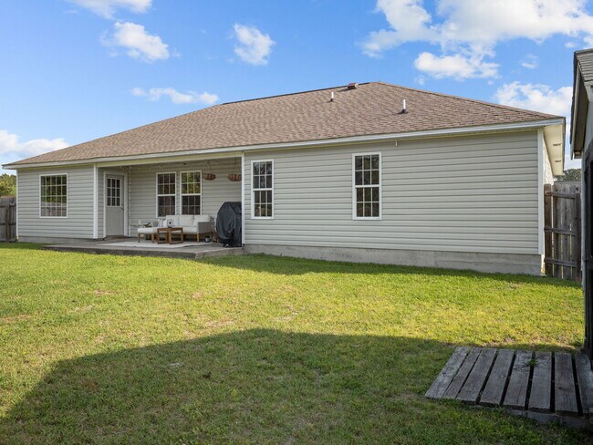 Building Photo - 309 Forbes Ln
