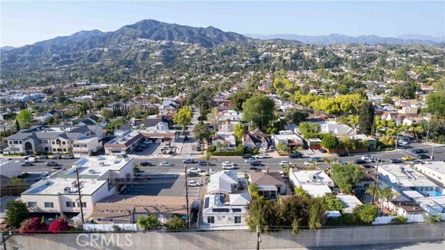 Building Photo - 702 E Glenoaks Blvd