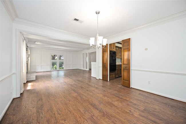 Building Photo - 1711 Woodland Springs St