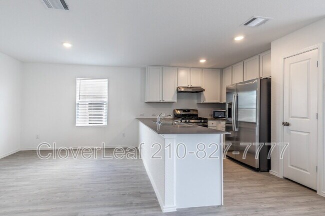 Building Photo - 14018 Piglet Trl