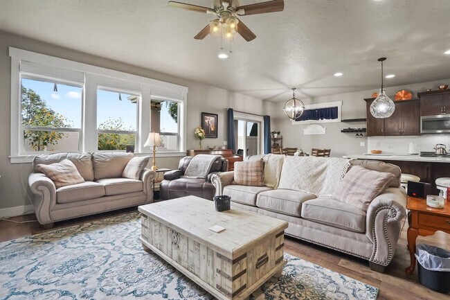 Building Photo - 18713 Easter Peak Ave