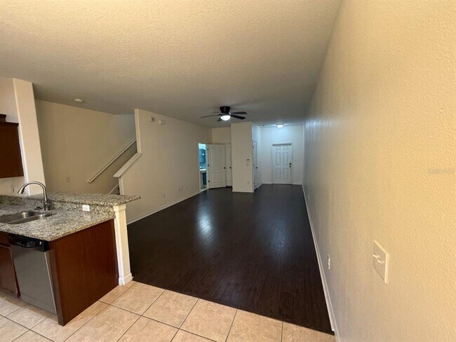 Building Photo - 2807 Lantern Hill Ave