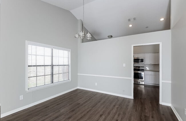 Building Photo - 3707 Seville Ln