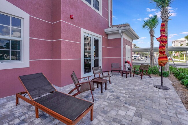 Building Photo - 11701 Pasetto Ln