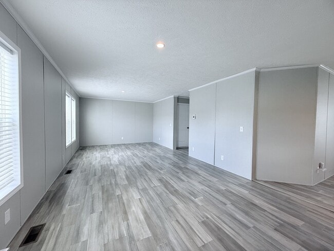 Building Photo - 29811 W Essex Ct