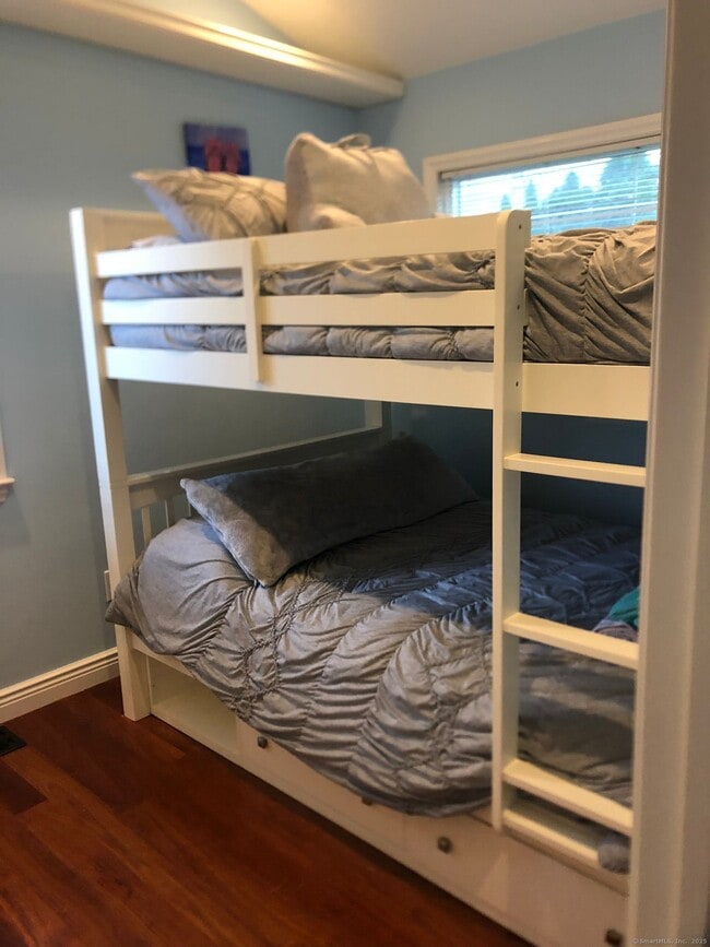 Building Photo - 47 S Lake Shore Dr