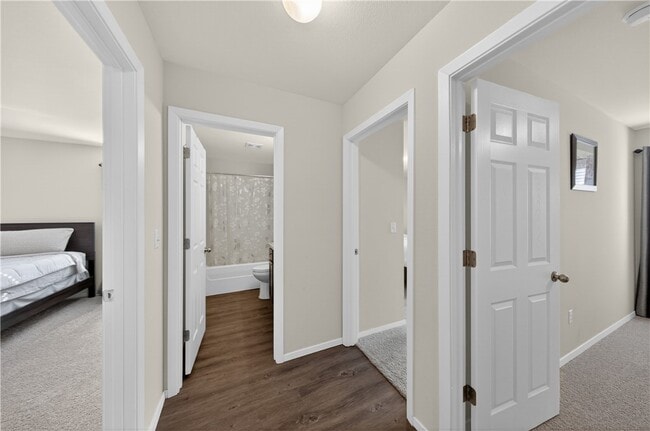 Building Photo - 8110 Dogwood Dr