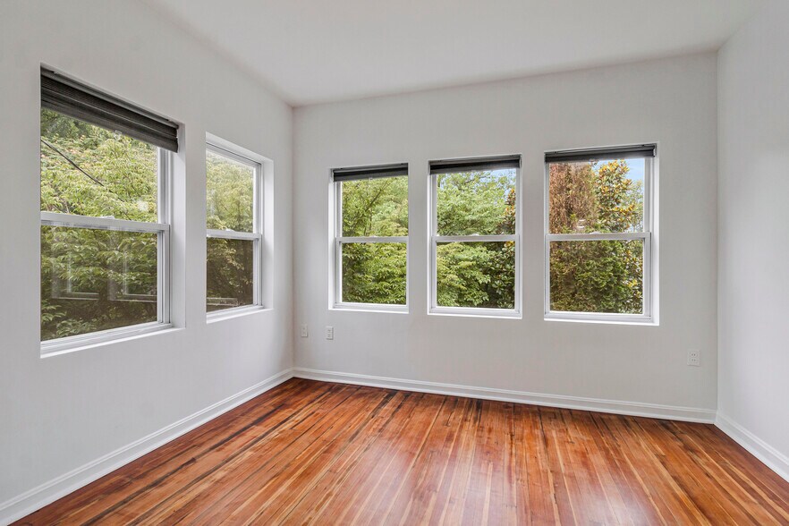 Building Photo - 4414 Volta Pl NW