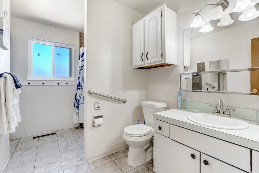 Building Photo - 3622 Anemone Cir
