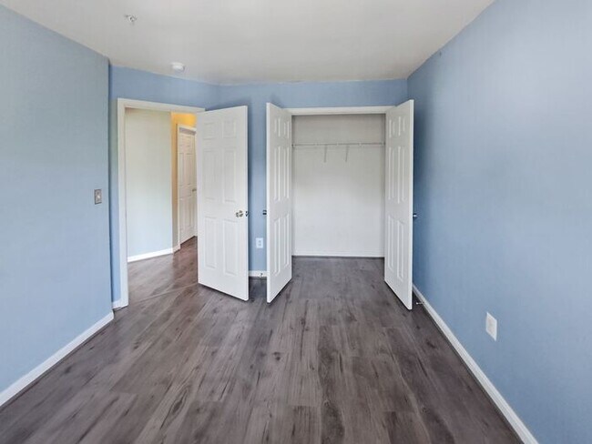 Building Photo - Charming 3-Level Brick Townhome in Waldorf...